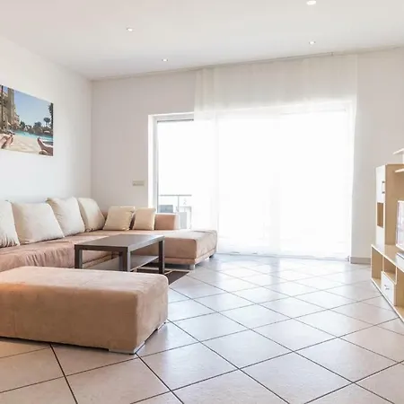 120M2 Monteurswohnung Fuer 8 Personen Mit 2 Schlafzimmer Und 1 Wohnschlafzimmer