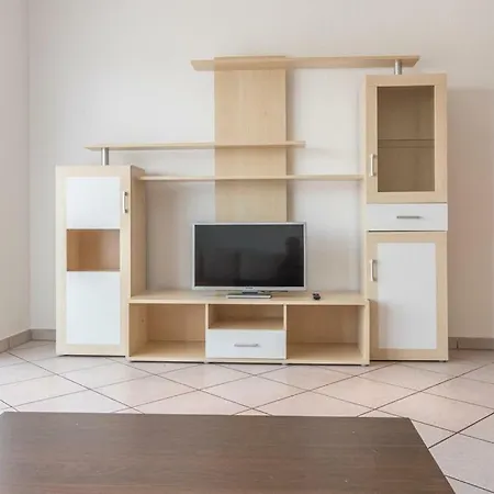 120M2 Monteurswohnung Fuer 8 Personen Mit 2 Schlafzimmer Und 1 Wohnschlafzimmer Apartment