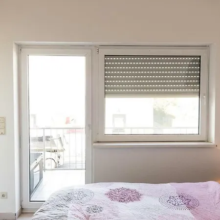 120M2 Monteurswohnung Fuer 8 Personen Mit 2 Schlafzimmer Und 1 Wohnschlafzimmer Apartment *