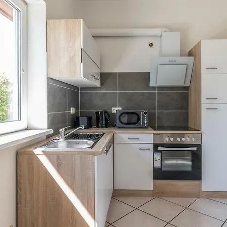 120M2 Monteurswohnung Fuer 8 Personen Mit 2 Schlafzimmer Und 1 Wohnschlafzimmer