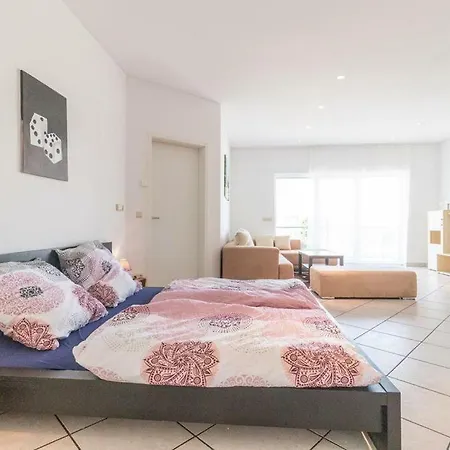 Apartment 120M2 Monteurswohnung Fuer 8 Personen Mit 2 Schlafzimmer Und 1 Wohnschlafzimmer