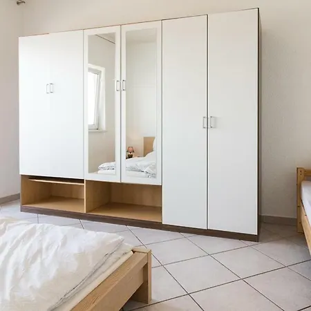 Apartment 120M2 Monteurswohnung Fuer 8 Personen Mit 2 Schlafzimmer Und 1 Wohnschlafzimmer Woerrstadt
