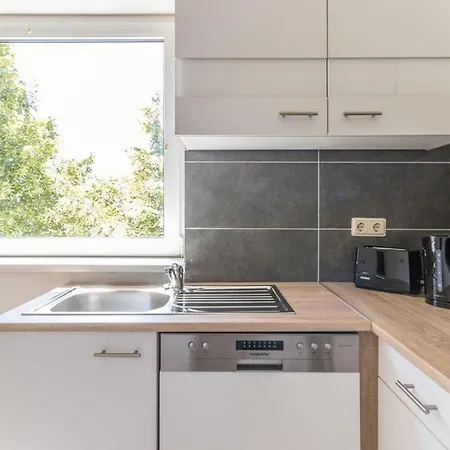 120M2 Monteurswohnung Fuer 8 Personen Mit 2 Schlafzimmer Und 1 Wohnschlafzimmer Apartment Woerrstadt