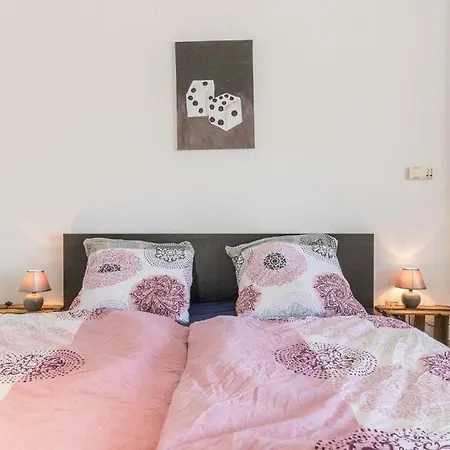 Apartment 120M2 Monteurswohnung Fuer 8 Personen Mit 2 Schlafzimmer Und 1 Wohnschlafzimmer Woerrstadt